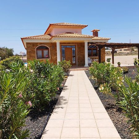 Villa Casa Del Sol 3 Bedroom Villa With Private Solar Covered 12M X 6M Pool Minimum Stay 7 Nights Chromecast And Wifi Throughout The Property Triquivijate Εξωτερικό φωτογραφία