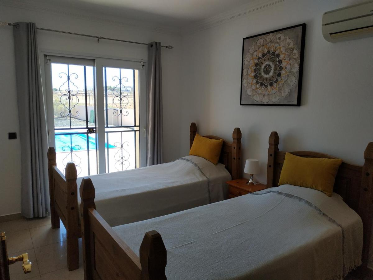 Villa Casa Del Sol 3 Bedroom Villa With Private Solar Covered 12M X 6M Pool Minimum Stay 7 Nights Chromecast And Wifi Throughout The Property Triquivijate Εξωτερικό φωτογραφία