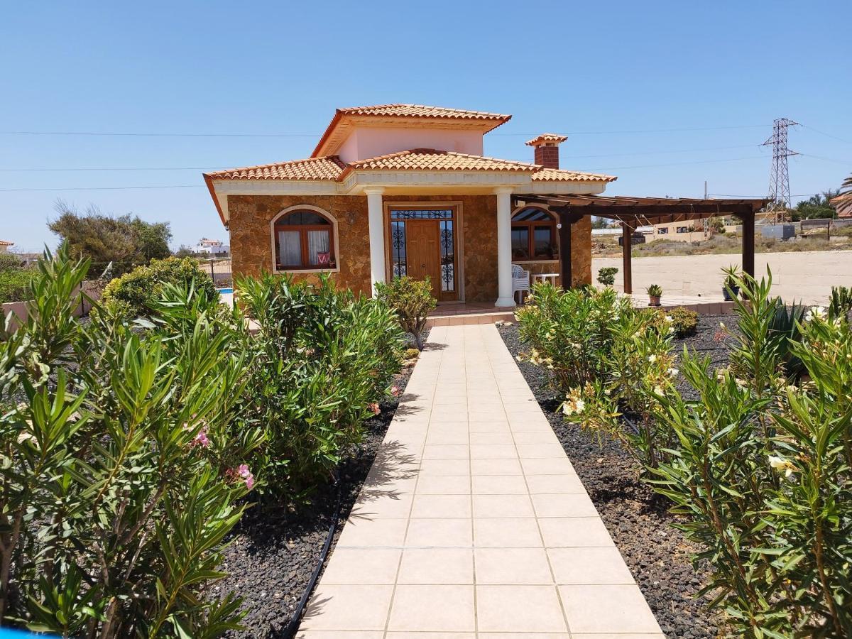 Villa Casa Del Sol 3 Bedroom Villa With Private Solar Covered 12M X 6M Pool Minimum Stay 7 Nights Chromecast And Wifi Throughout The Property Triquivijate Εξωτερικό φωτογραφία